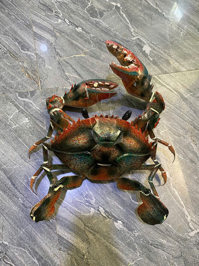  This 40x40x15cm, handcrafted bamboo crab model is used for wall decoration. 